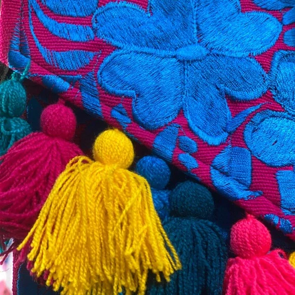 Tassled envelope clutch with zippered closure - Picture 6 of 11